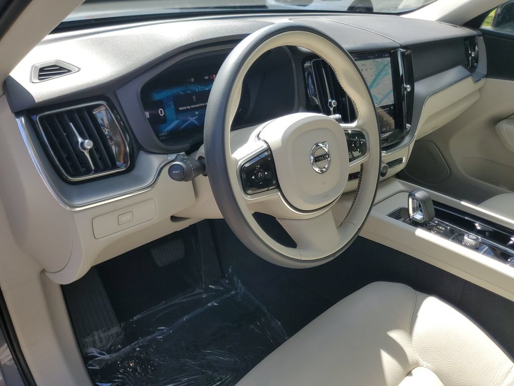 Certified 2024 Volvo XC60 B5 Core w/ Protection Package Premier AWD/4WD image 17