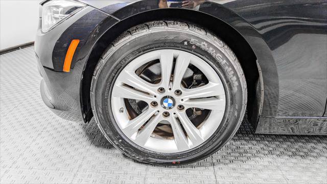 Used 2017 BMW 330i xDrive Sedan AWD/4WD image 34