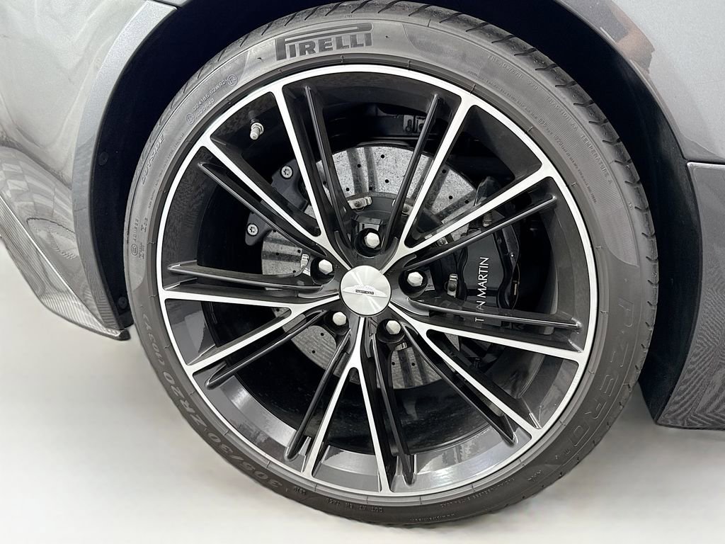 Used 2014 Aston Martin Vanquish Volante image 37