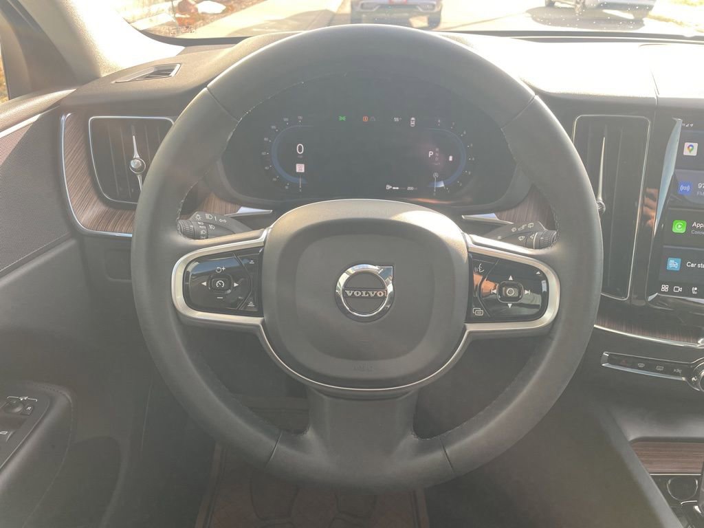 Certified 2023 Volvo XC60 B5 Plus w/ Climate Package image 25