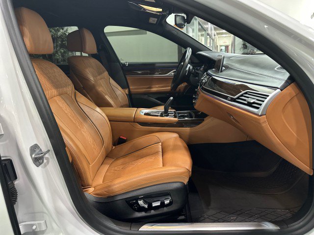 Used 2020 BMW 745e xDrive AWD/4WD image 59