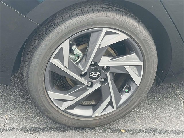 Certified 2025 Hyundai Elantra SEL image 7
