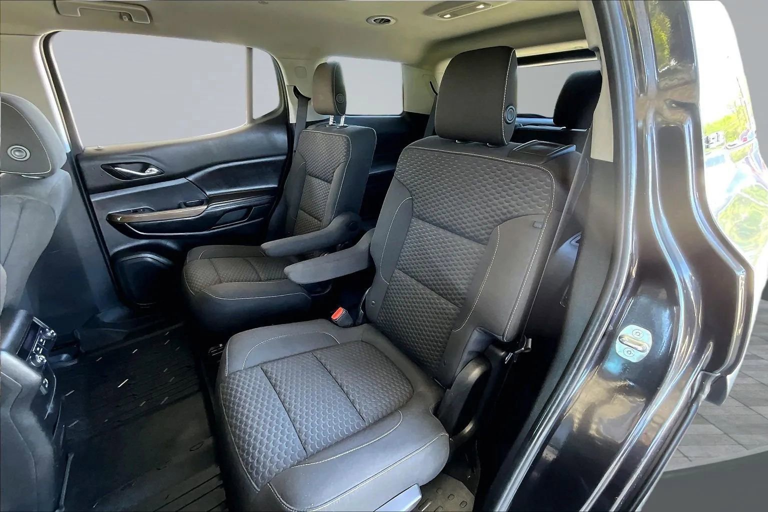 Used 2019 GMC Acadia SLE w/ Driver Alert Package I AWD/4WD image 19