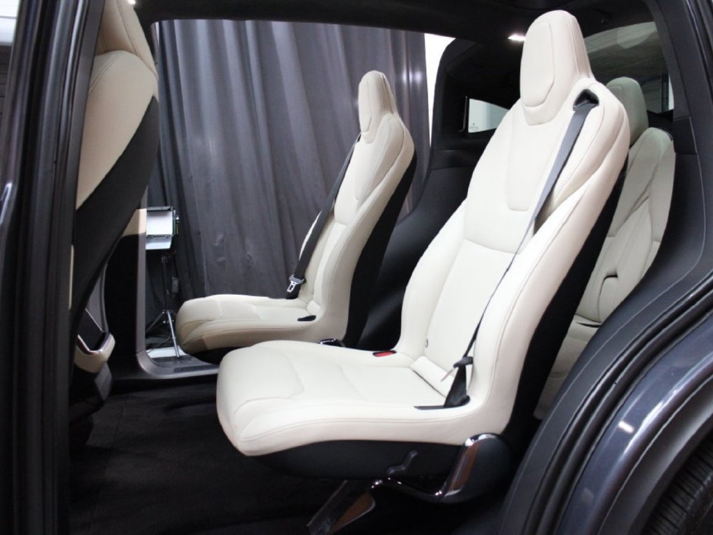 Used 2022 Tesla Model X AWD/4WD image 22