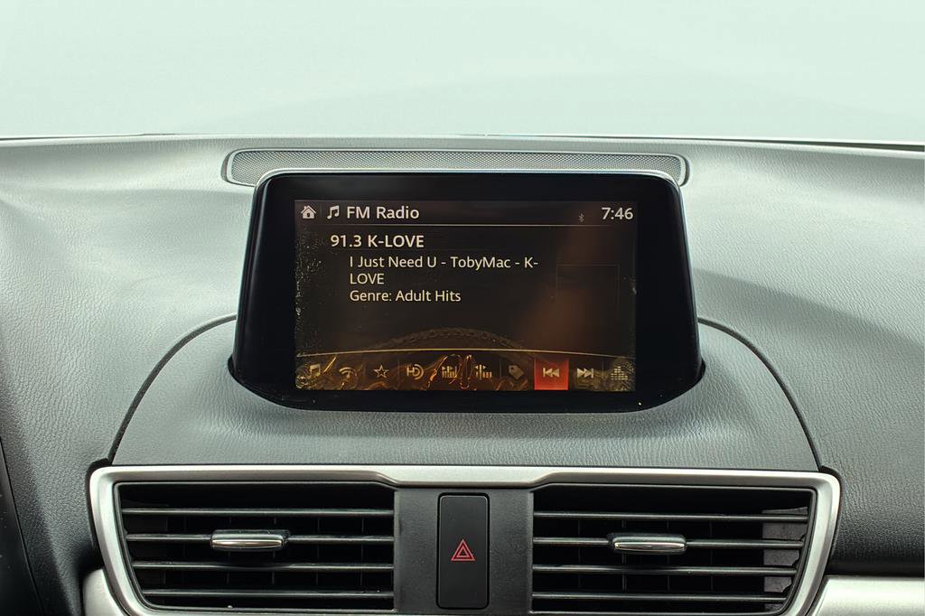 Used 2018 MAZDA MAZDA3 Touring FWD image 18