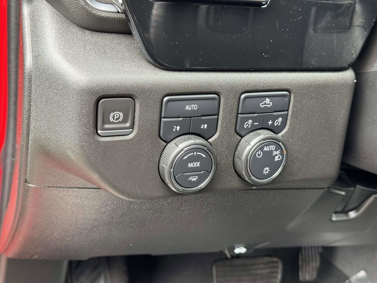 Used 2023 Chevrolet Silverado 1500 LT image 16