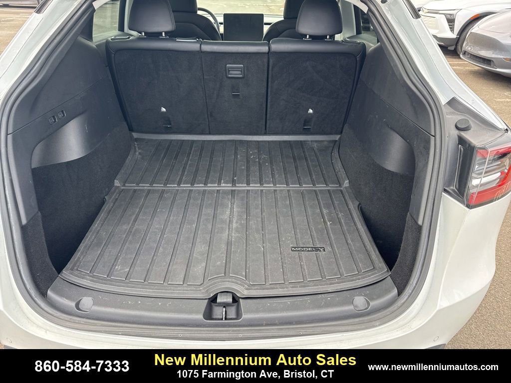 Used 2021 Tesla Model Y Long Range image 24