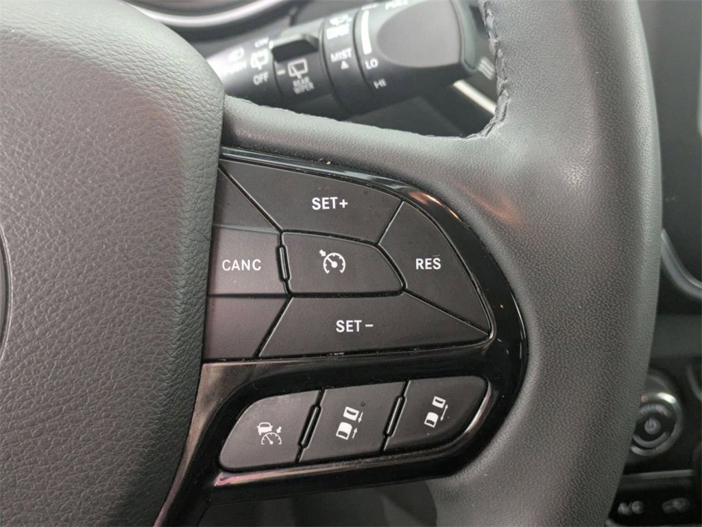 Certified 2023 Jeep Cherokee Altitude Lux image 17