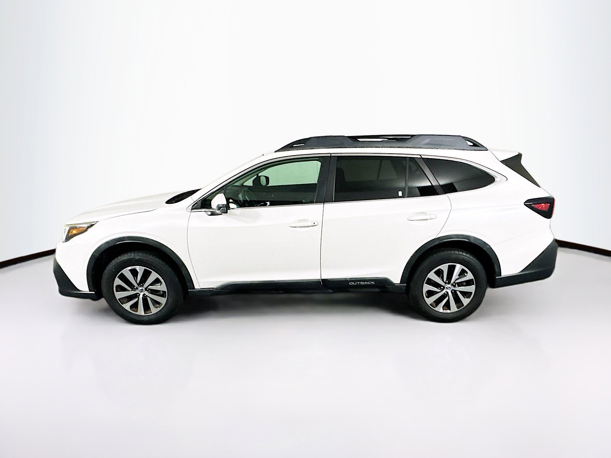 Used 2021 Subaru Outback Premium image 4
