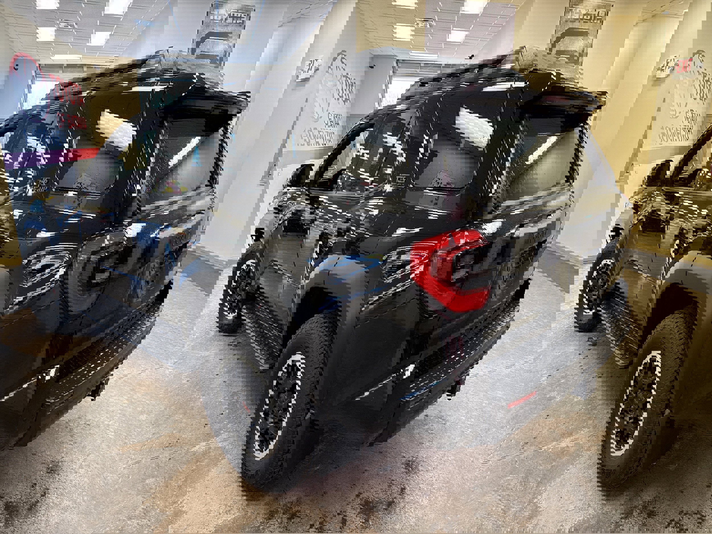 Used 2025 Toyota 4Runner TRD Off-Road Premium AWD/4WD image 8