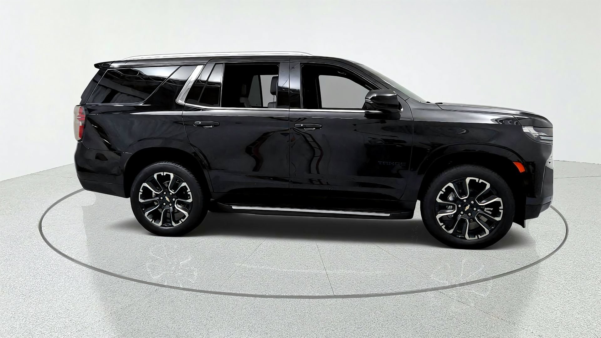 Certified 2023 Chevrolet Tahoe LT w/ LT Signature Plus Package AWD/4WD image 6