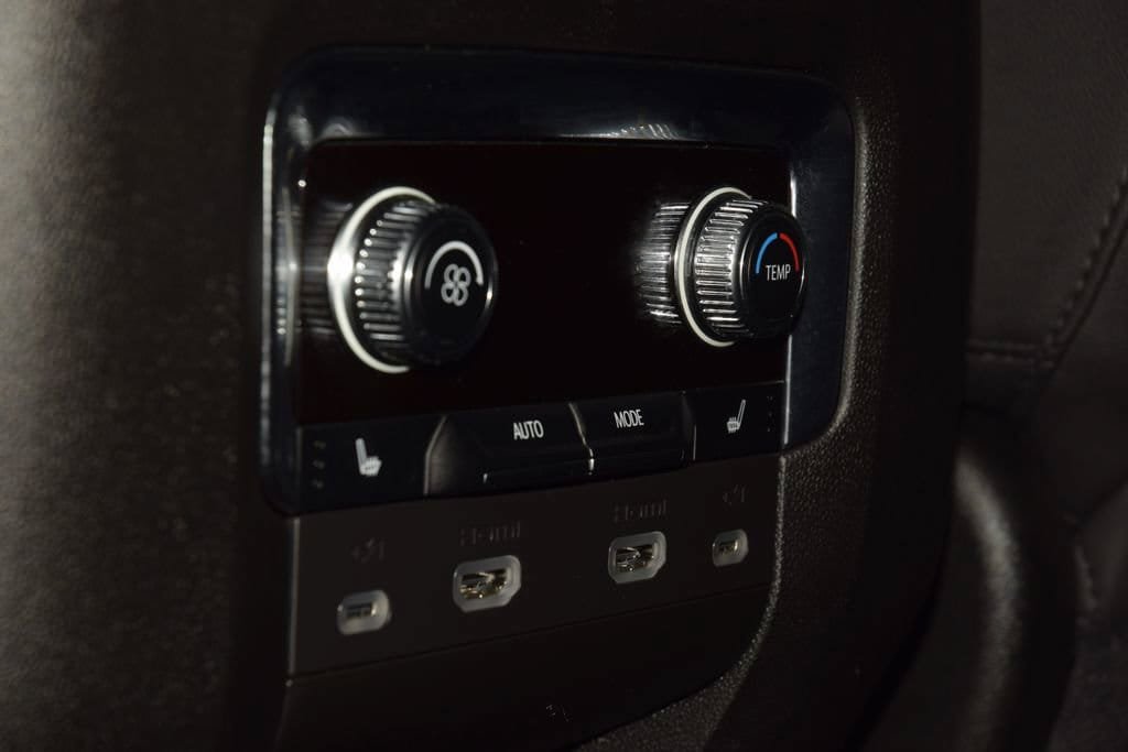 Used 2024 GMC Yukon AT4 AWD/4WD image 45