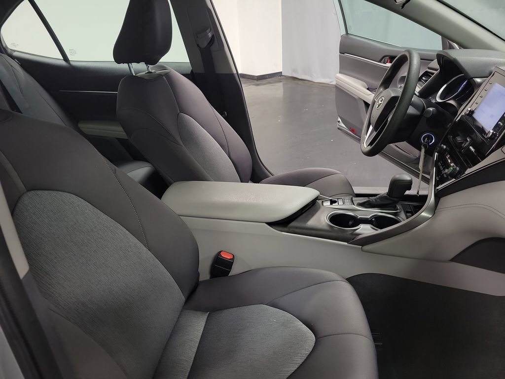 Used 2022 Toyota Camry LE AWD/4WD image 22