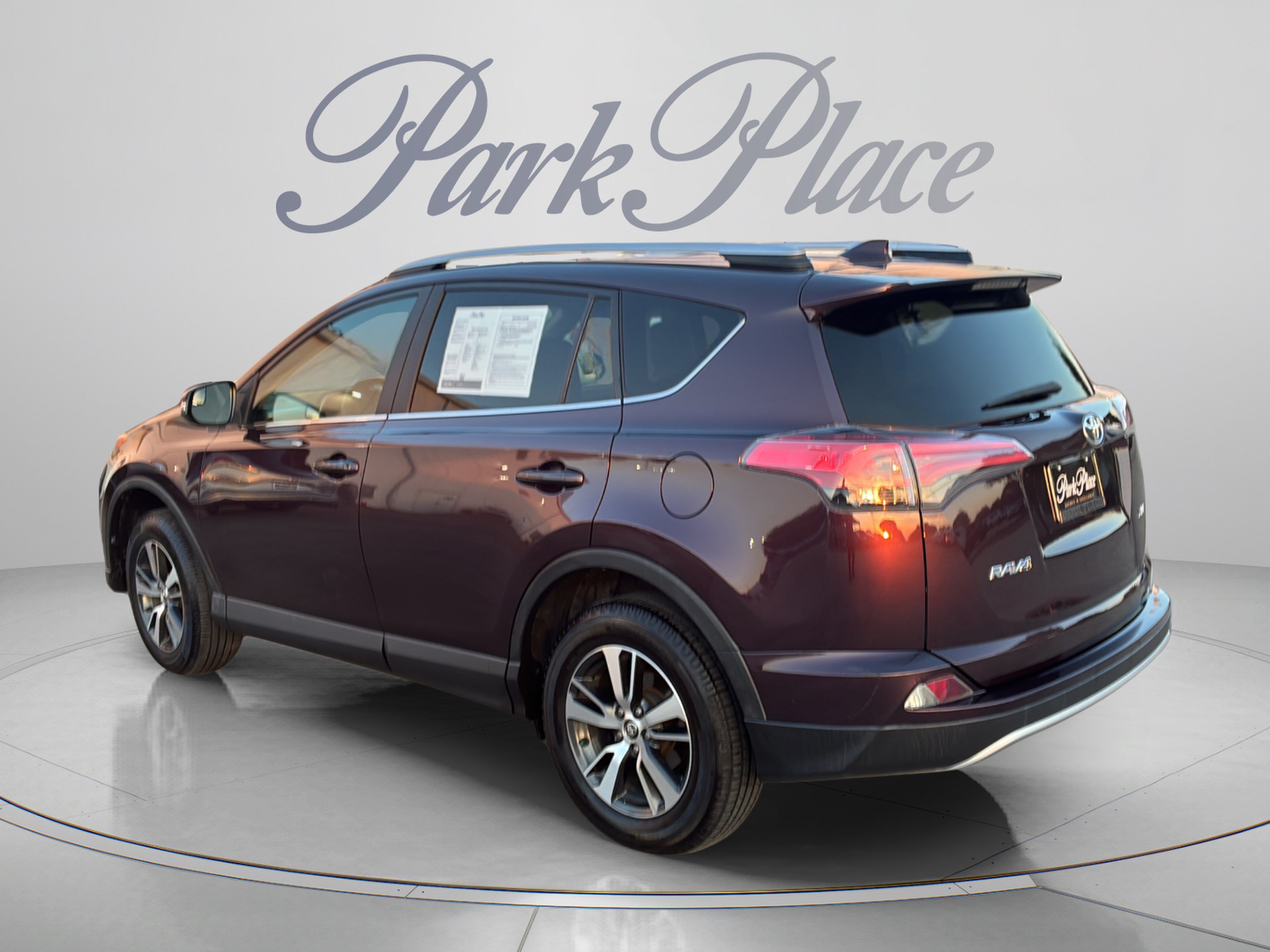 Used 2016 Toyota RAV4 XLE FWD image 3