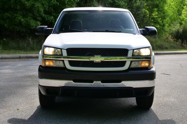 Used 2004 Chevrolet Silverado 2500 LS RWD image 5