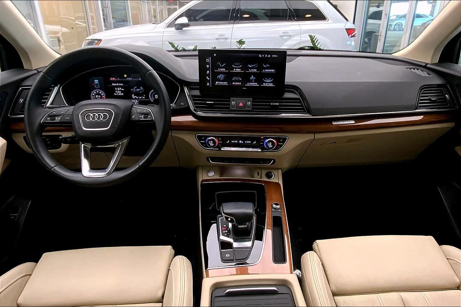 Used 2021 Audi Q5 2.0T Premium Plus w/ Premium Plus Package AWD/4WD image 16
