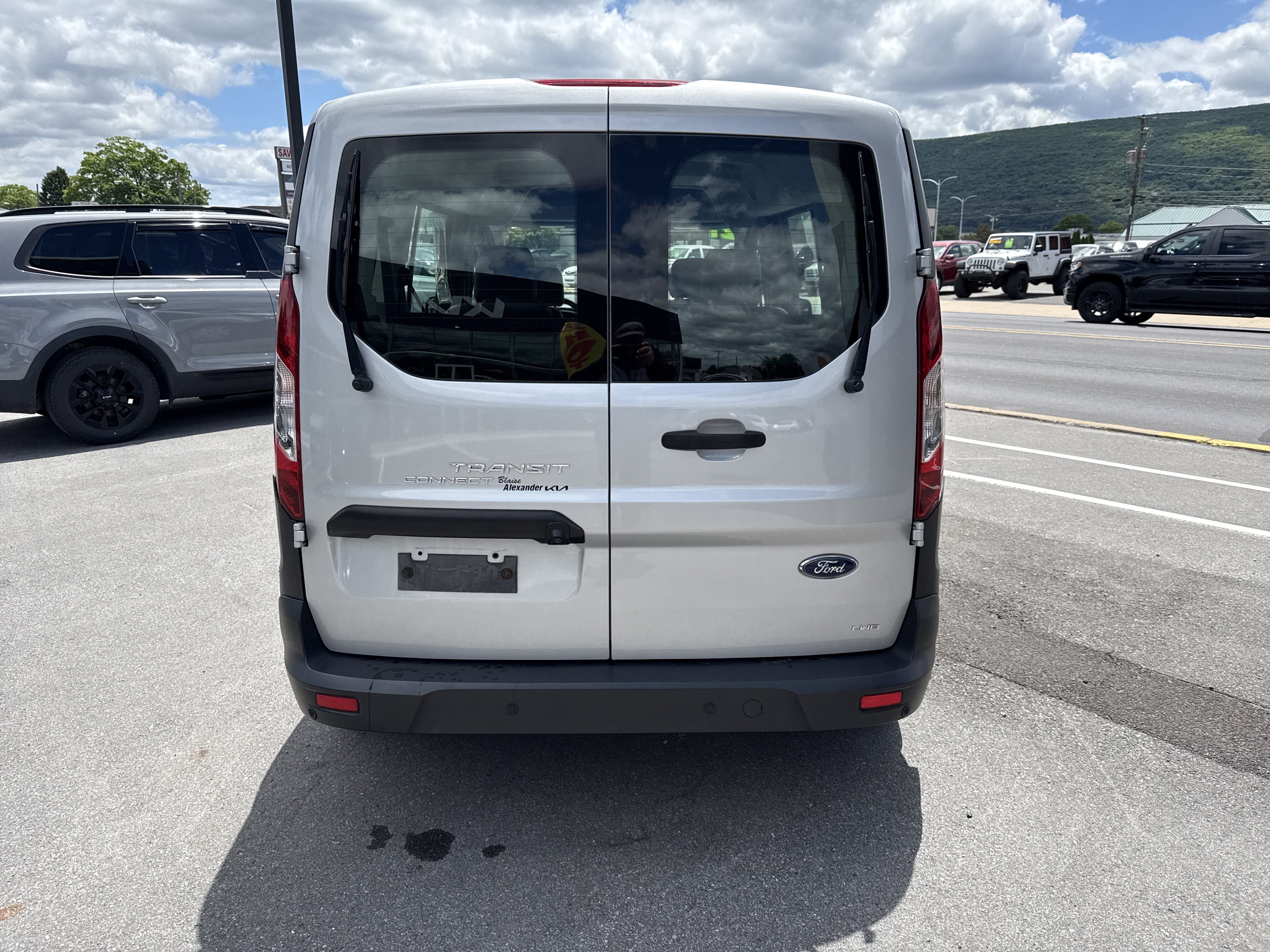 Used 2021 Ford Transit Connect XL FWD image 4