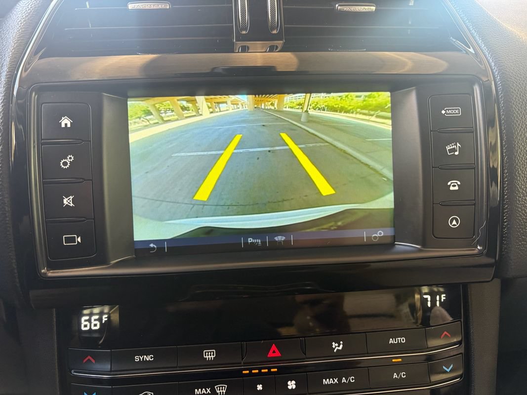 Used 2018 Jaguar F-PACE Premium AWD/4WD image 17