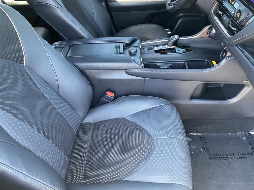 Certified 2025 Toyota Grand Highlander AWD Hybrid image 16