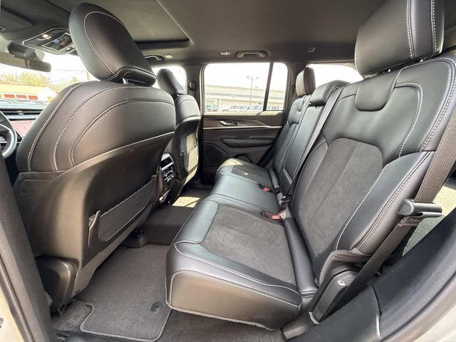 New 2026 Jeep Grand Cherokee Altitude AWD/4WD image 20