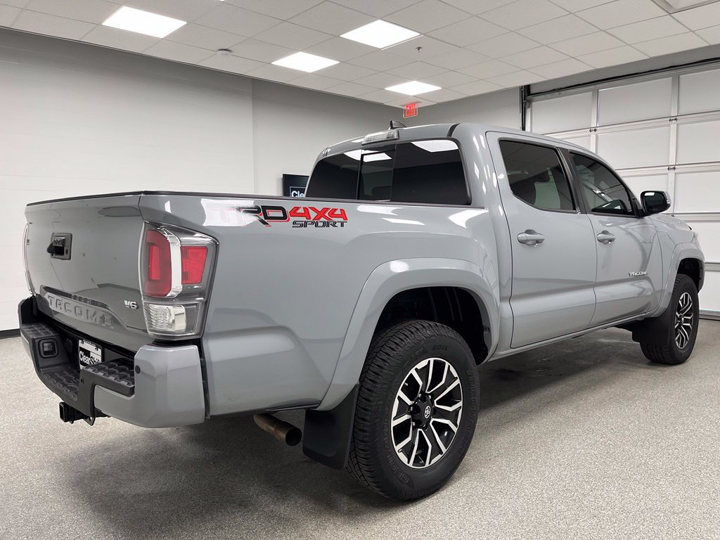 Used 2020 Toyota Tacoma TRD Sport w/ TRD Premium Sport Package AWD/4WD image 10