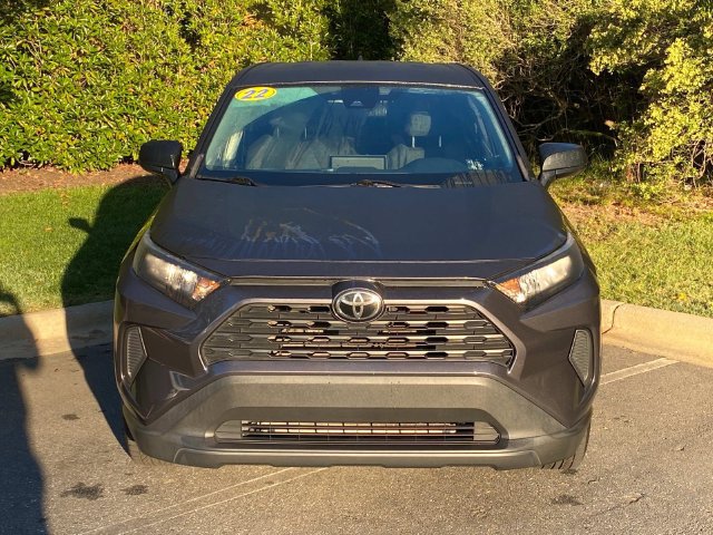Used 2022 Toyota RAV4 LE FWD image 2