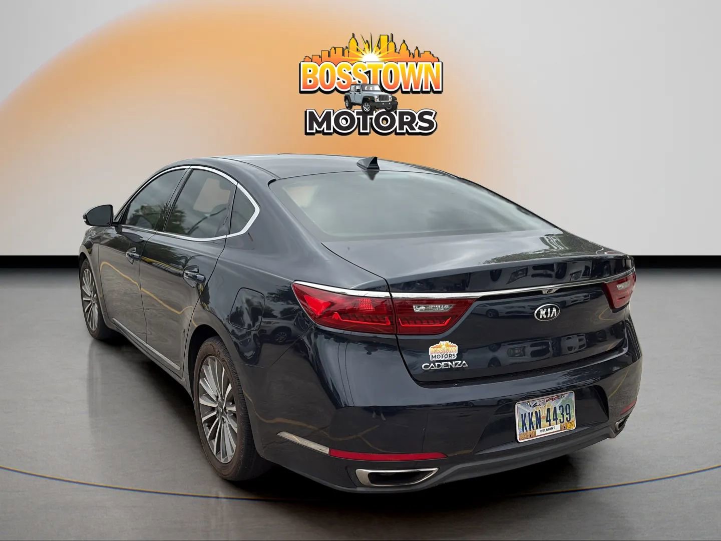 Used 2017 Kia Cadenza Premium FWD image 5