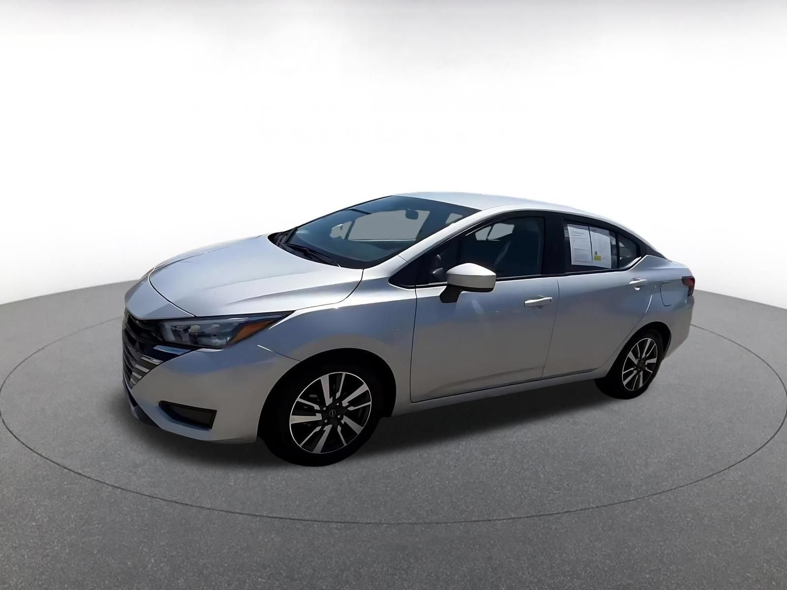 Used 2025 Nissan Versa SV FWD image 7