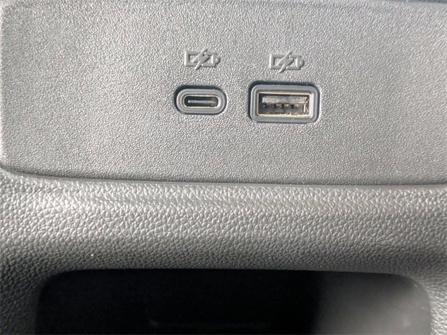 Used 2025 Chevrolet Trax LT w/ LT Convenience Package image 14