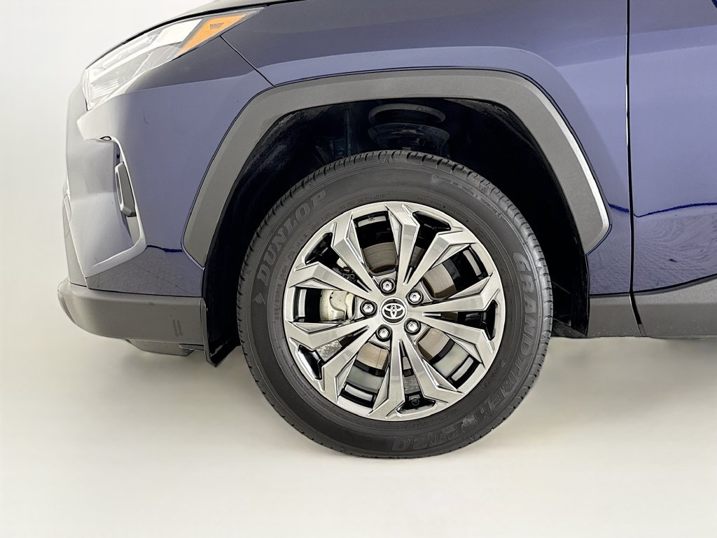 Used 2025 Toyota RAV4 XLE Premium w/ Weather Package AWD/4WD image 27