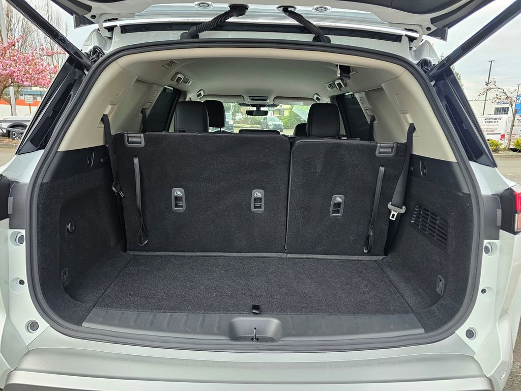 Certified 2025 Nissan Pathfinder SL image 11