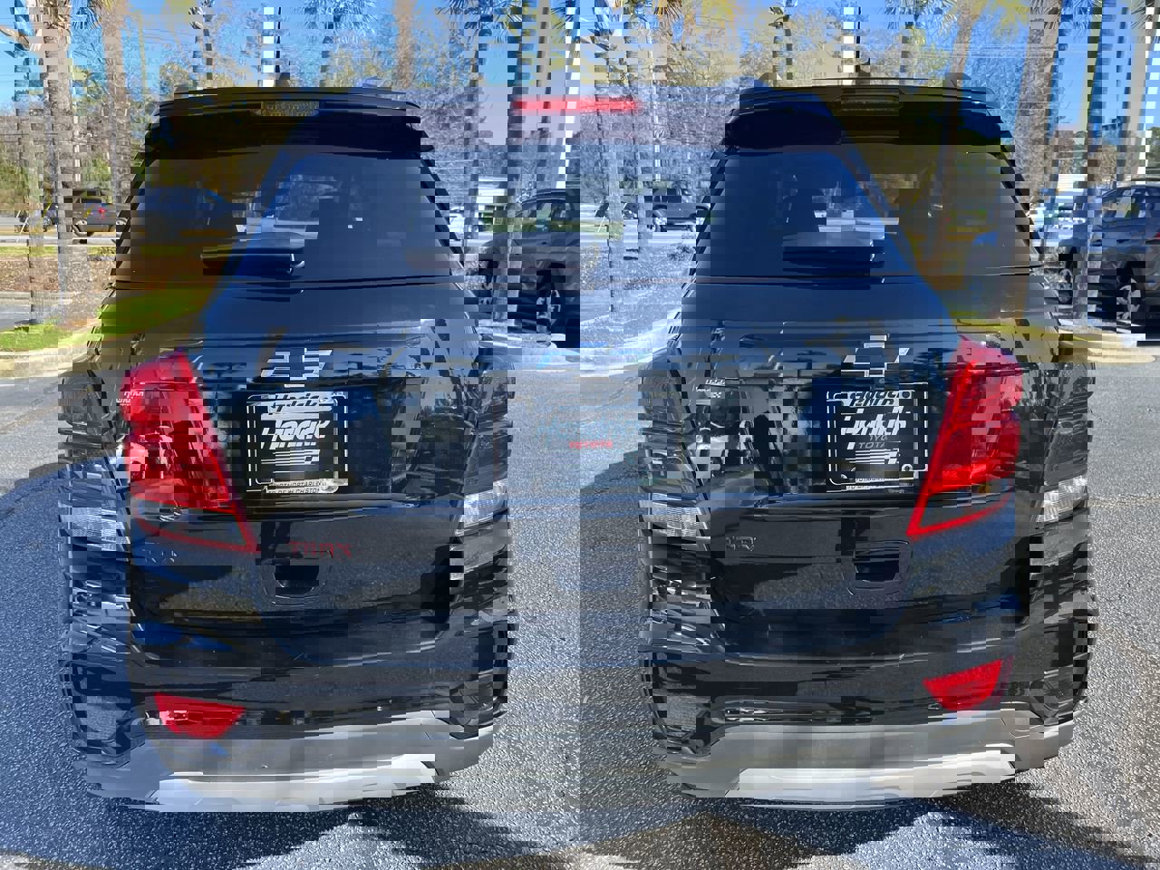 Used 2018 Chevrolet Trax LT w/ Redline Edition image 9