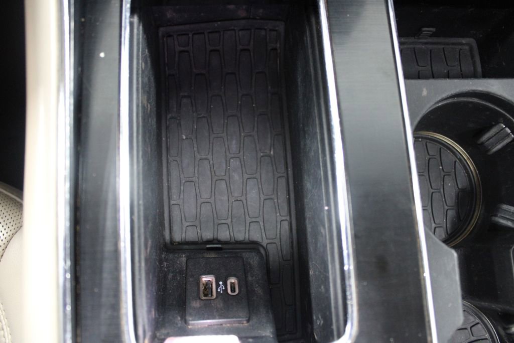 Used 2022 Lincoln Aviator Reserve image 48