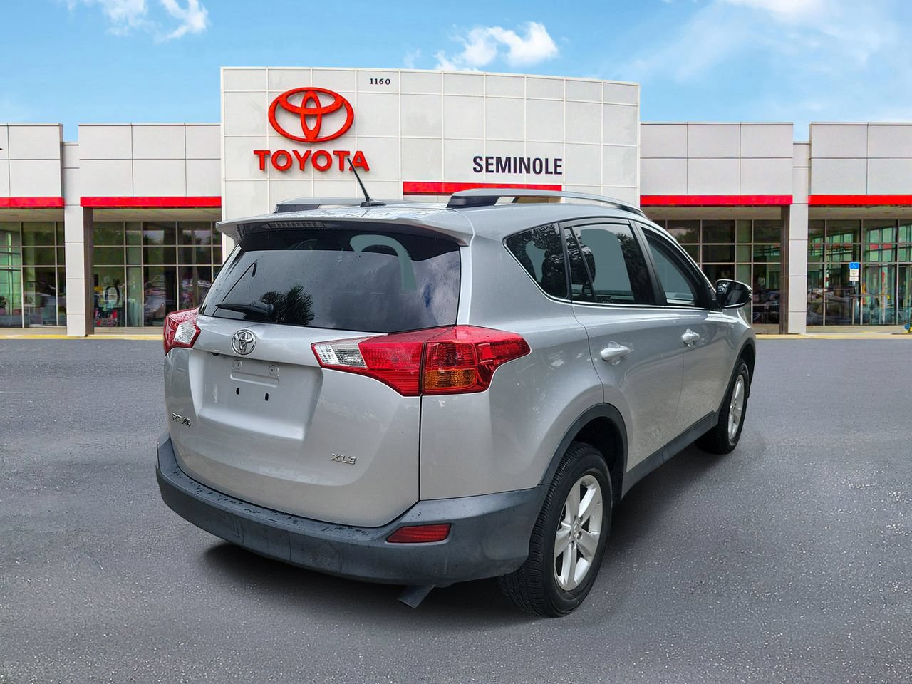 Used 2014 Toyota RAV4 XLE FWD image 3
