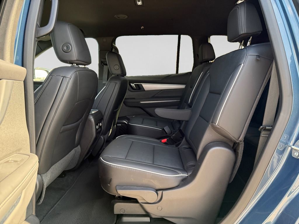 Used 2025 Buick Enclave Preferred image 18
