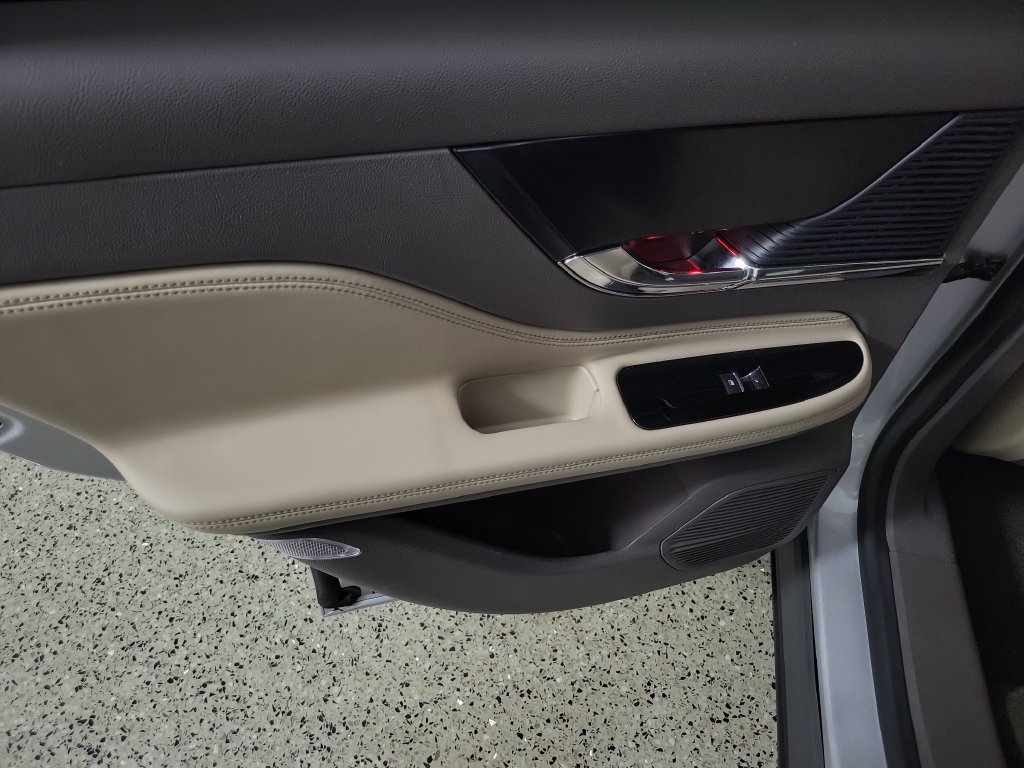 Certified 2020 Lincoln Corsair FWD w/ Premium Package image 15