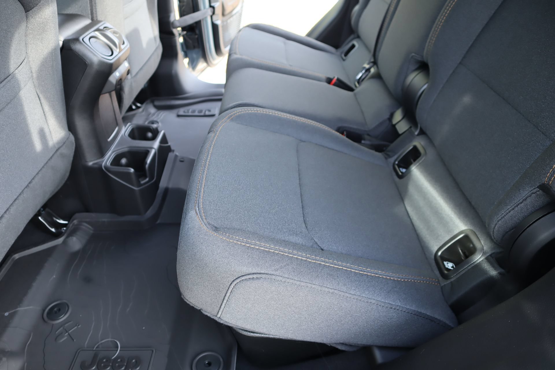 New 2026 Jeep Gladiator Sport AWD/4WD image 13
