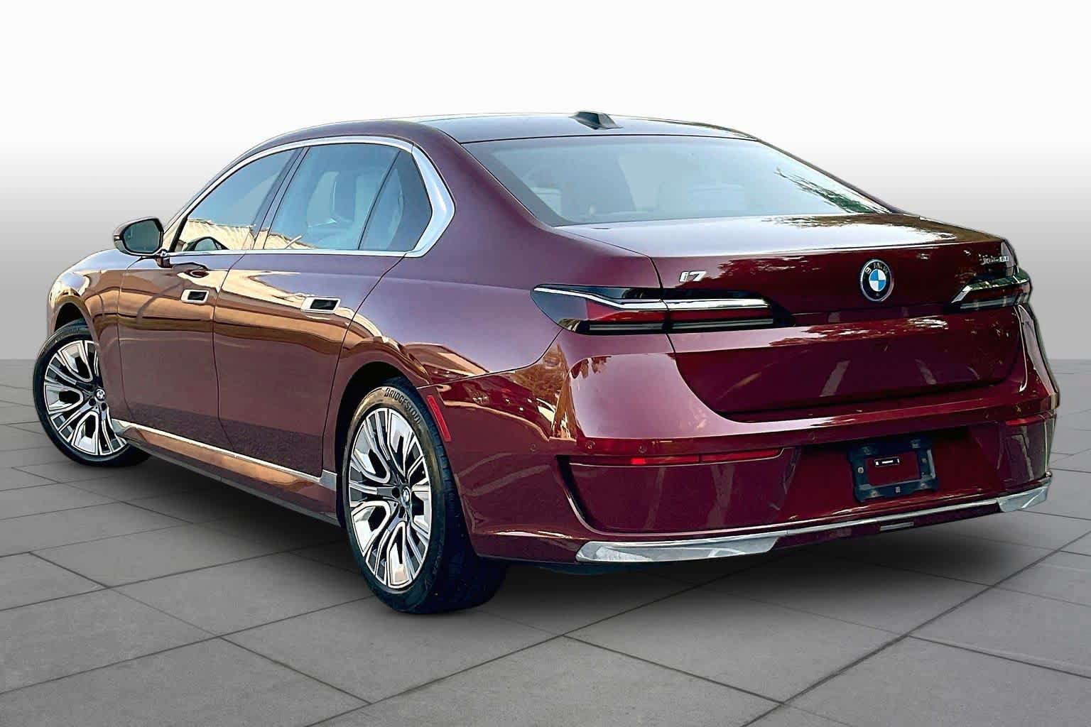 Used 2023 BMW i7 xDrive60 AWD/4WD image 11