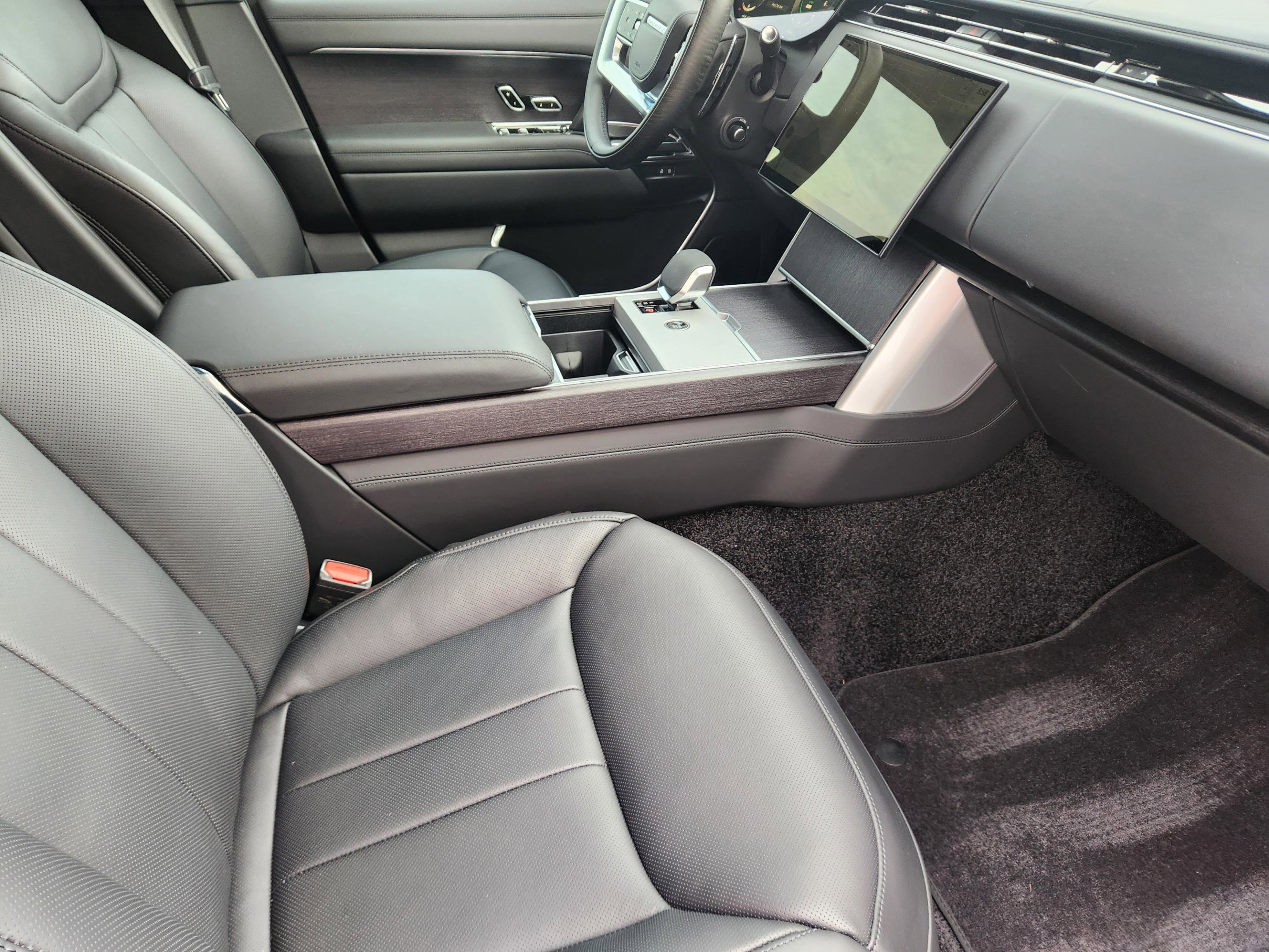 New 2025 Land Rover Range Rover SE AWD/4WD image 10
