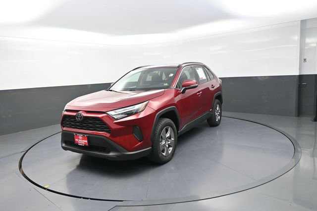 Used 2025 Toyota RAV4 XLE AWD/4WD image 32