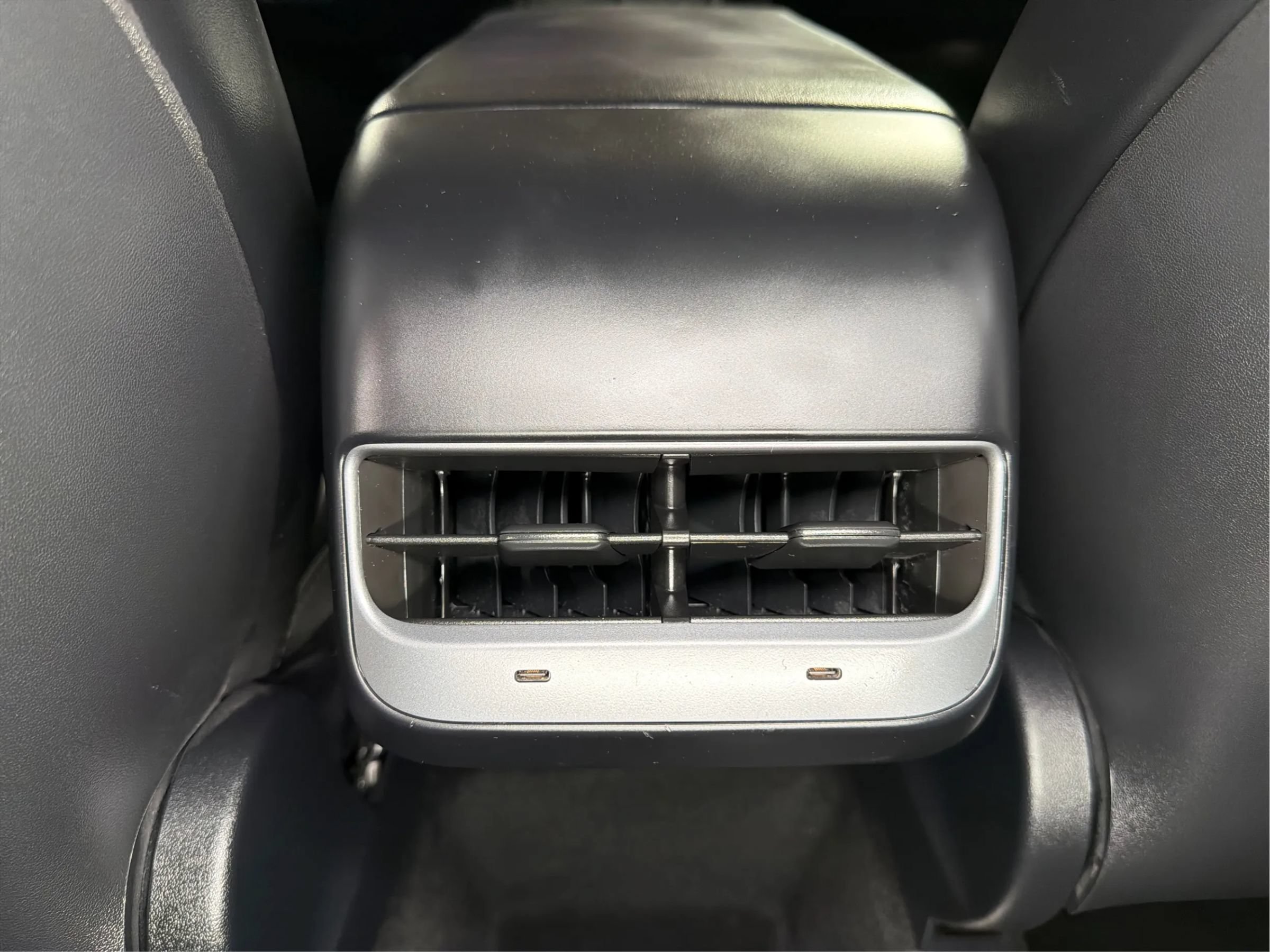 Used 2024 Tesla Model Y Long Range AWD/4WD image 35