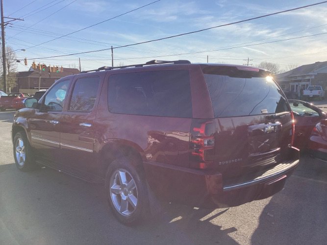 Used 2009 Chevrolet Suburban LTZ image 4