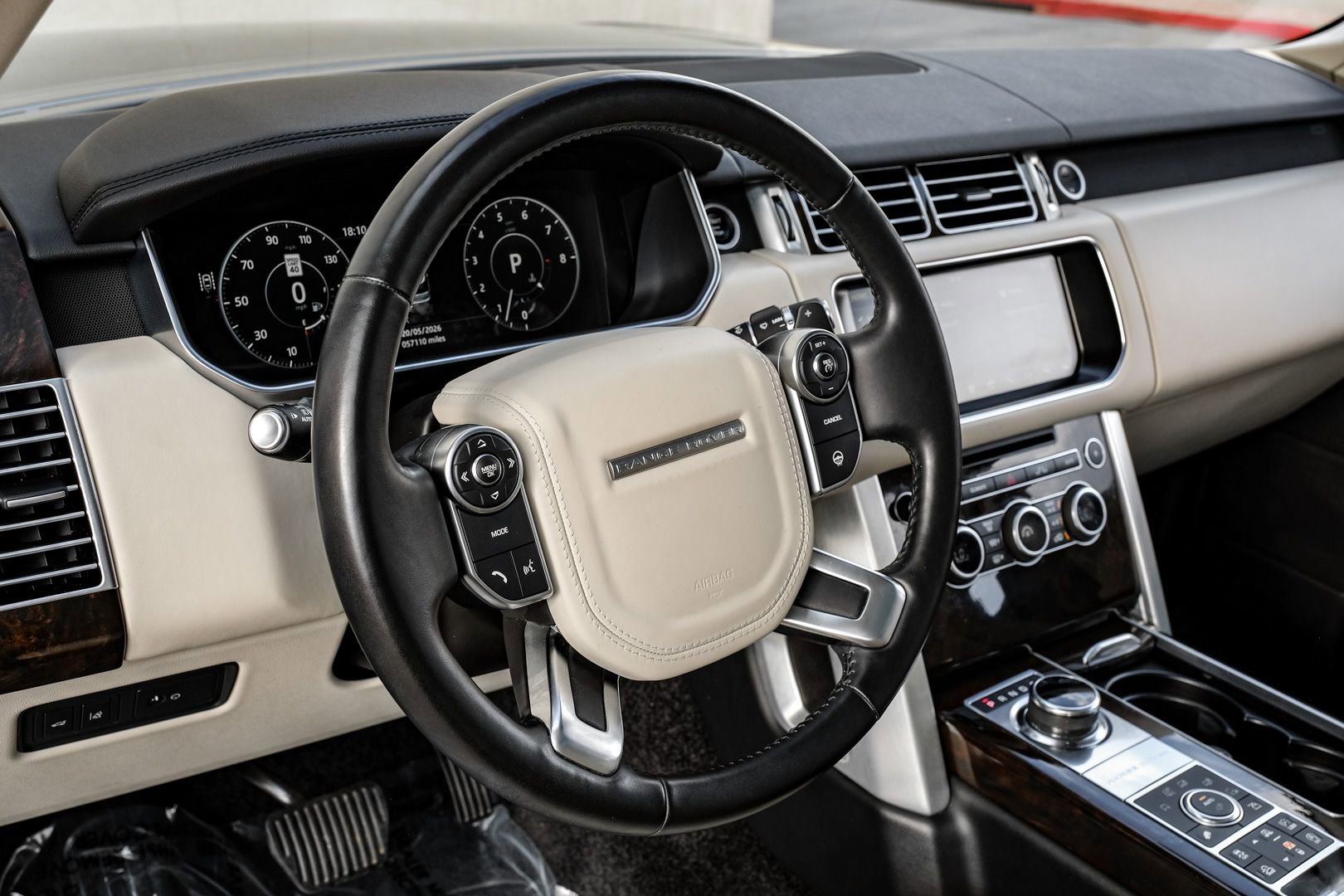 Used 2017 Land Rover Range Rover HSE AWD/4WD image 15
