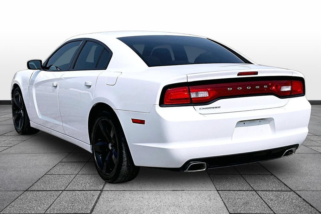 Used 2013 Dodge Charger SE RWD image 10