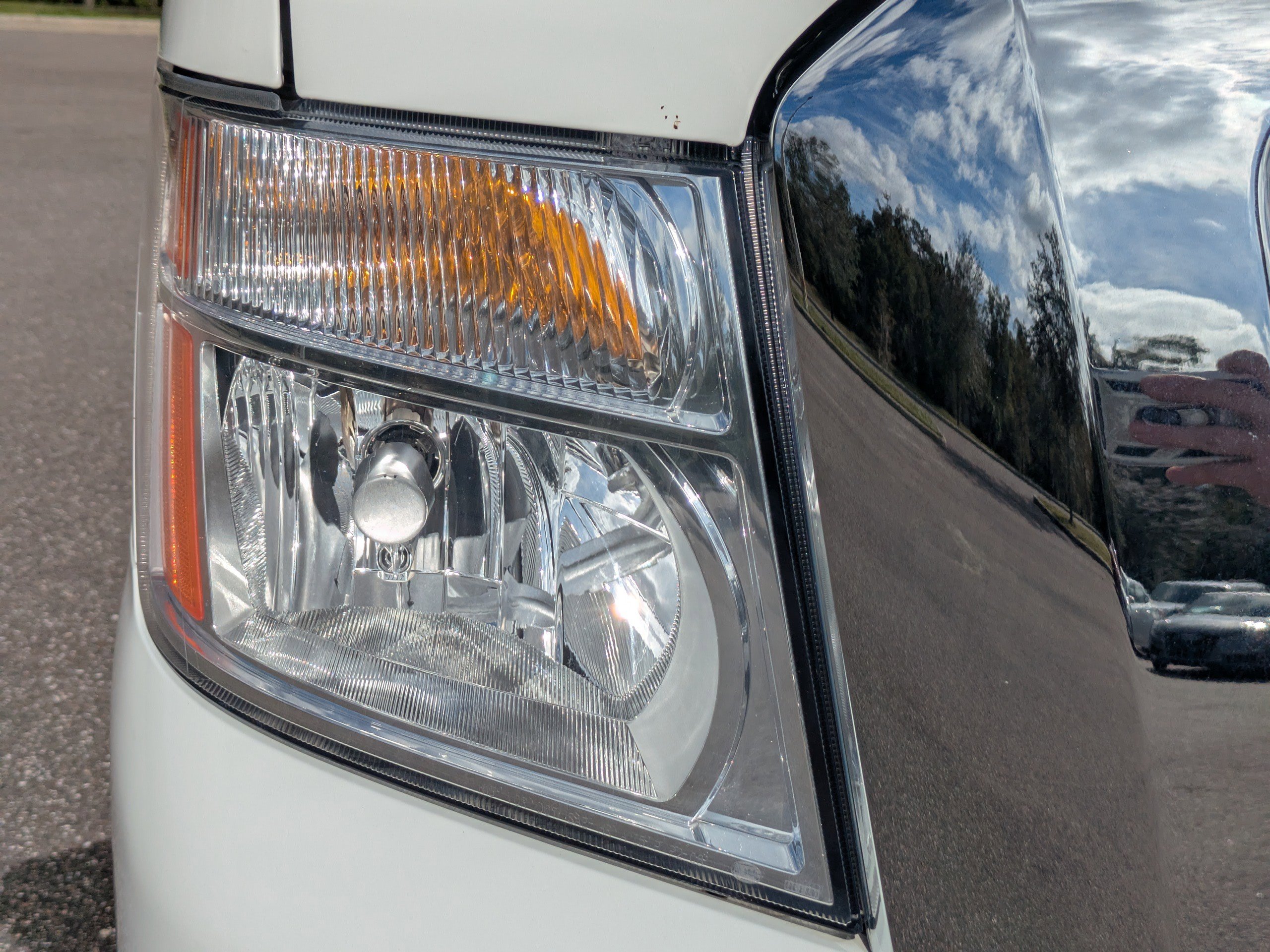 Used 2018 Nissan NV 3500 SL w/ Navigation Package image 10