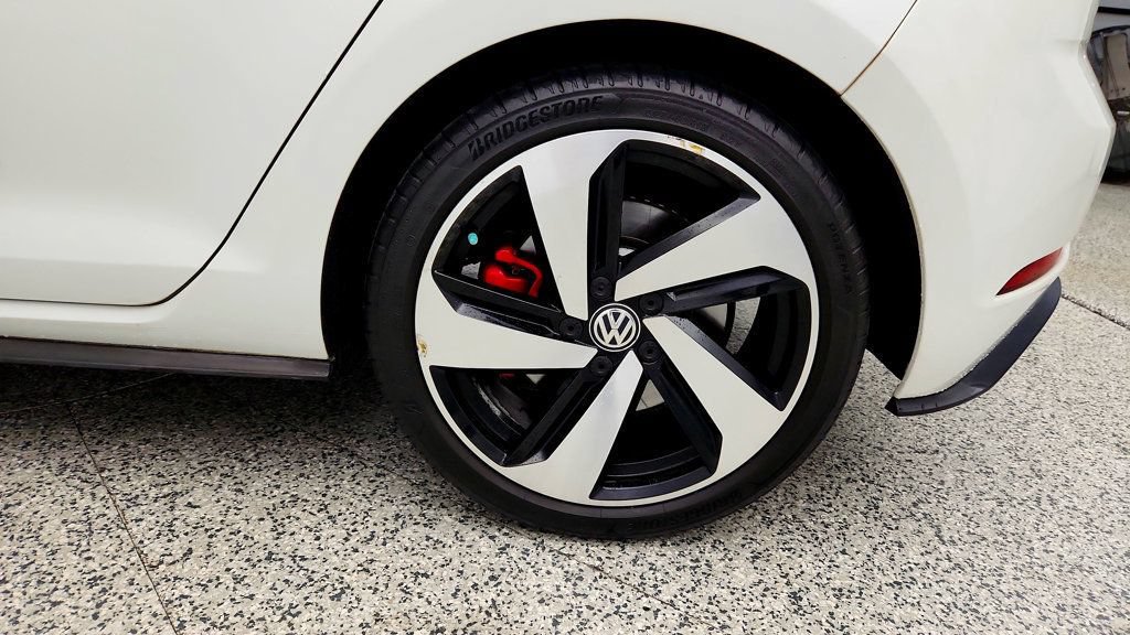 Used 2019 Volkswagen GTI SE FWD image 9