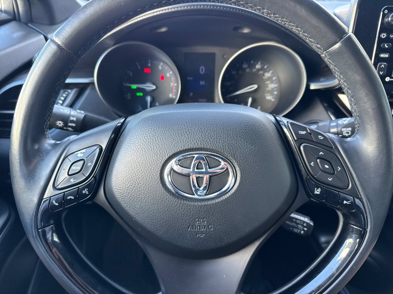 Used 2018 Toyota C-HR XLE FWD image 23