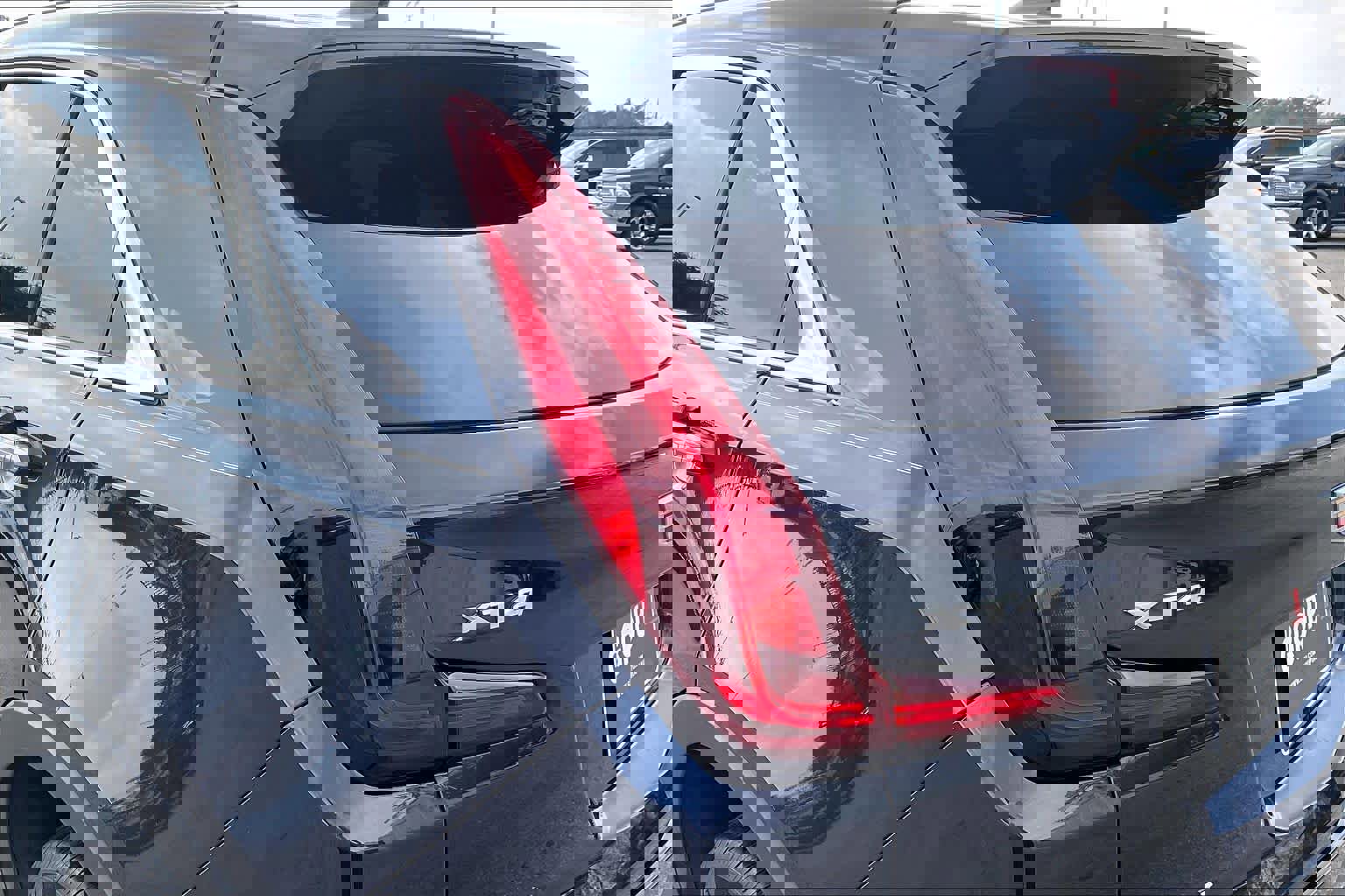 Used 2023 Cadillac XT4 Luxury w/ Cold Weather Package image 29