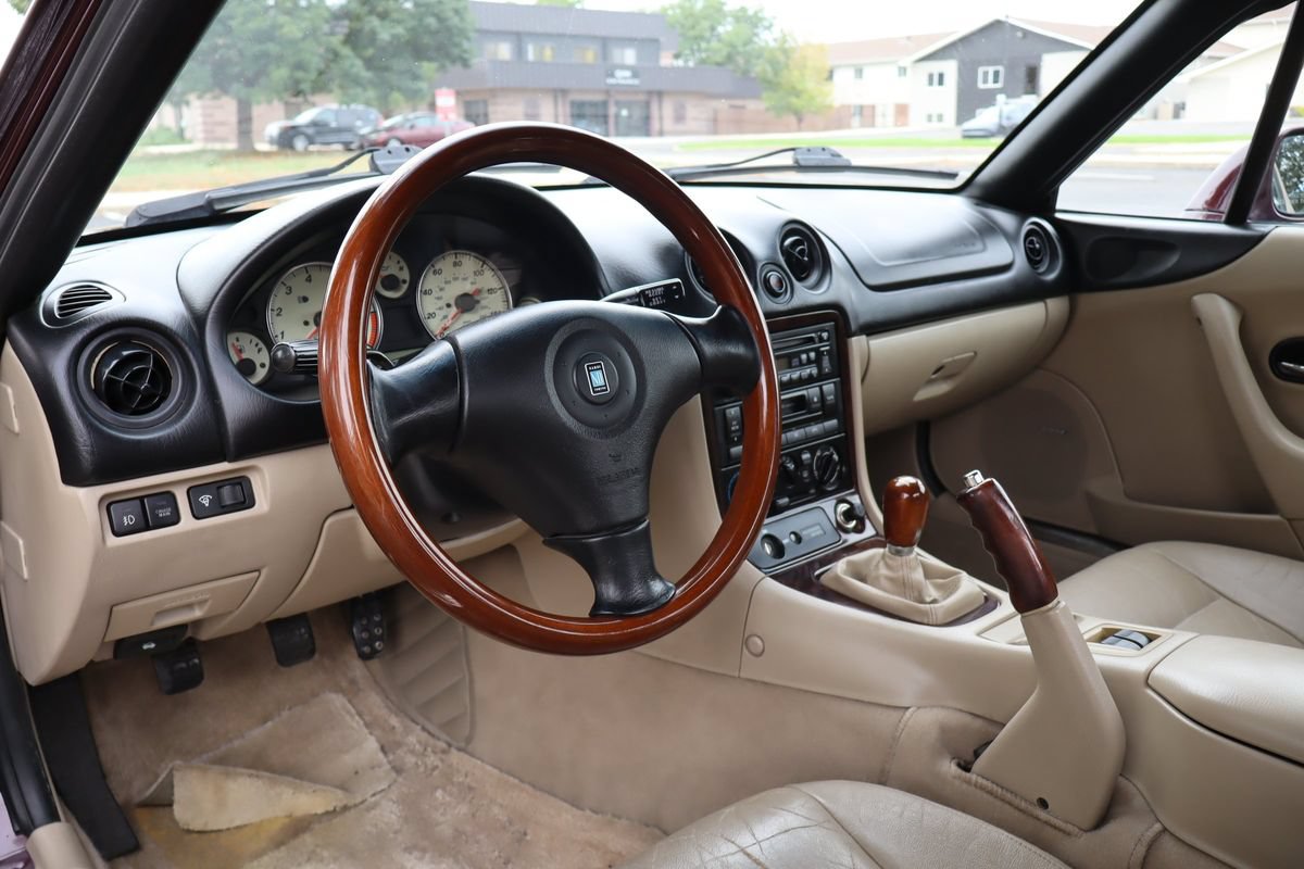 Used 2000 MAZDA MX-5 Miata RWD image 28