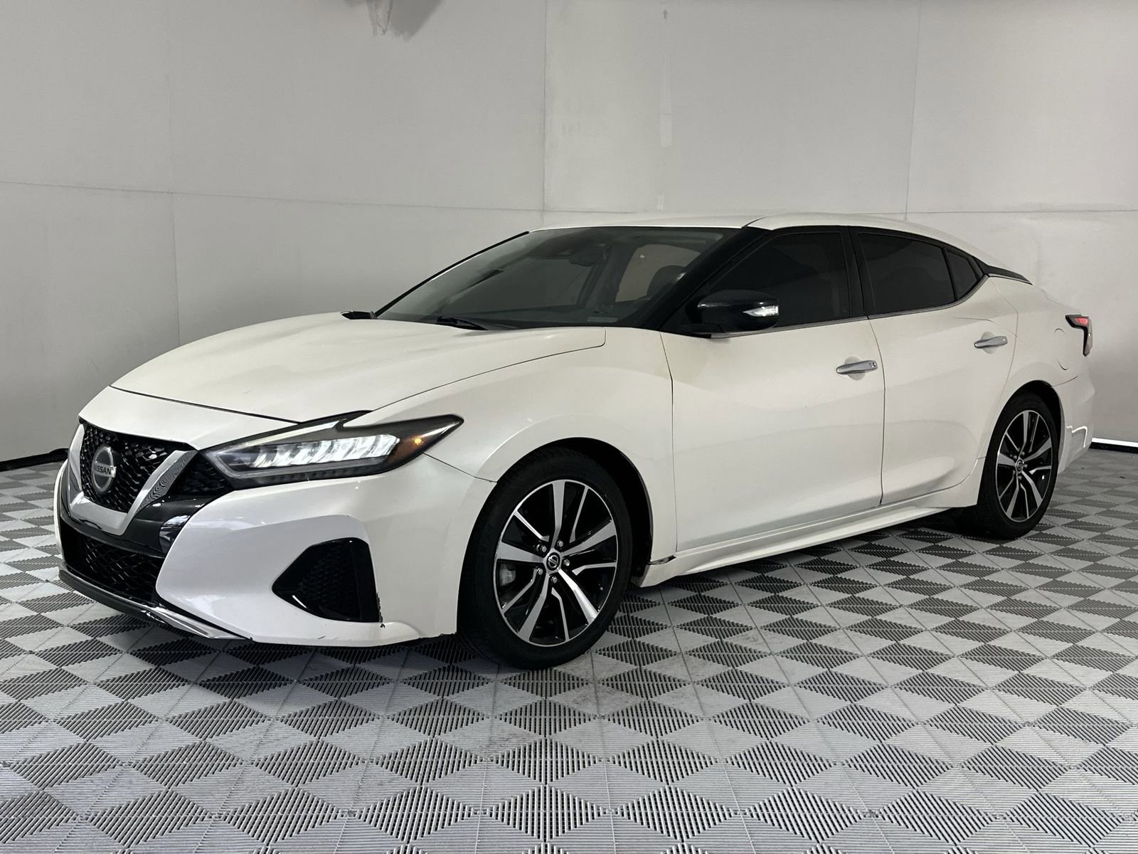 Used 2021 Nissan Maxima 3.5 SV w/ Floor Mat Group FWD image 4